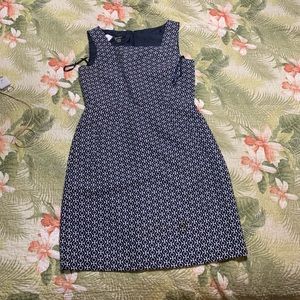 Nine West size 8 Dress Navy Blue and white print